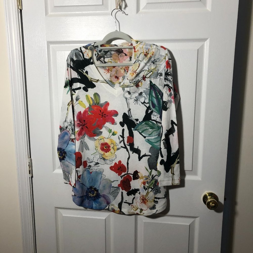Soft Surroundings women flowery top, long sleeves, tunic style, S